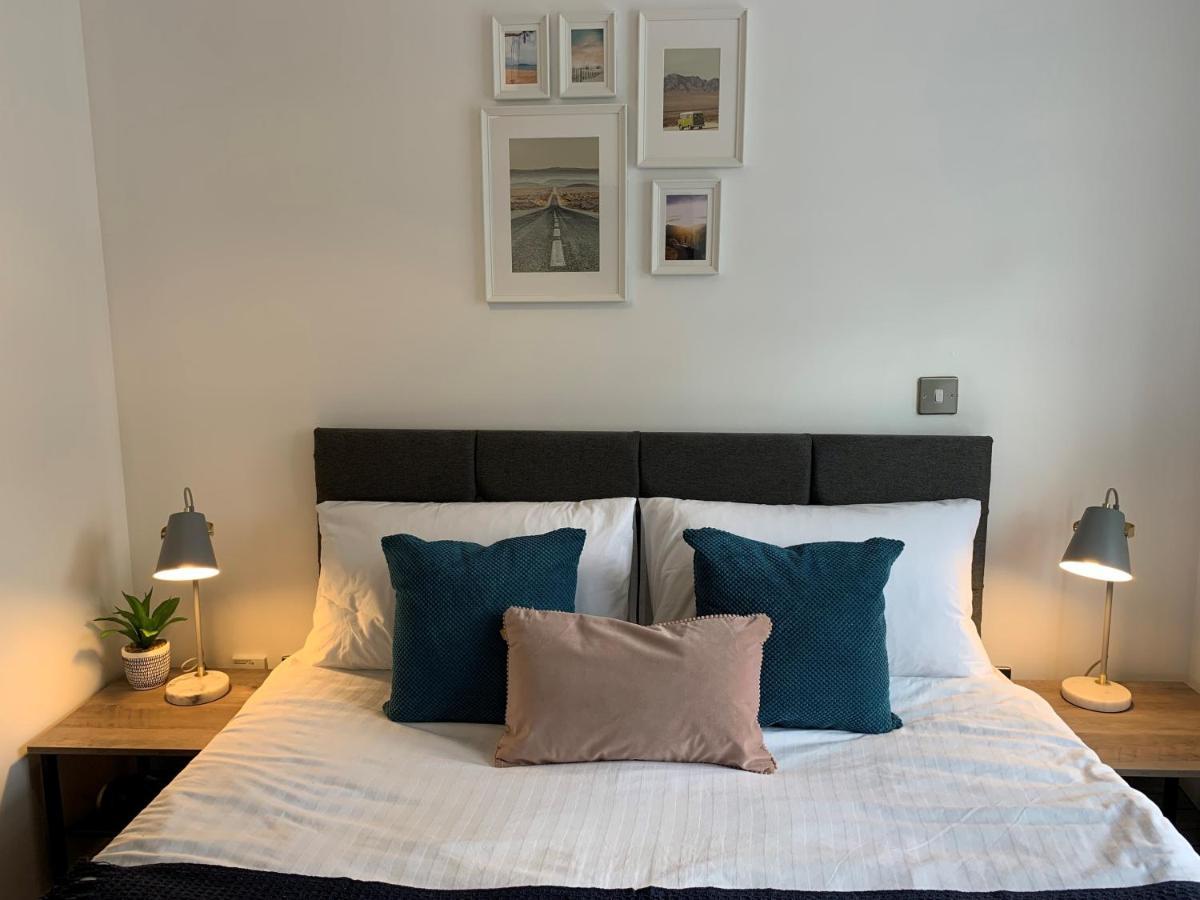 Stylish & Spacious 3 Bed House With 2 Free Car Parking Spaces Villa Appledram Exterior foto