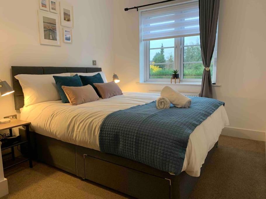Stylish & Spacious 3 Bed House With 2 Free Car Parking Spaces Villa Appledram Exterior foto