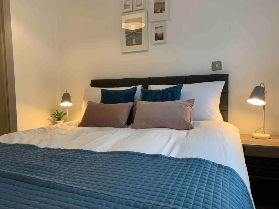 Stylish & Spacious 3 Bed House With 2 Free Car Parking Spaces Villa Appledram Exterior foto